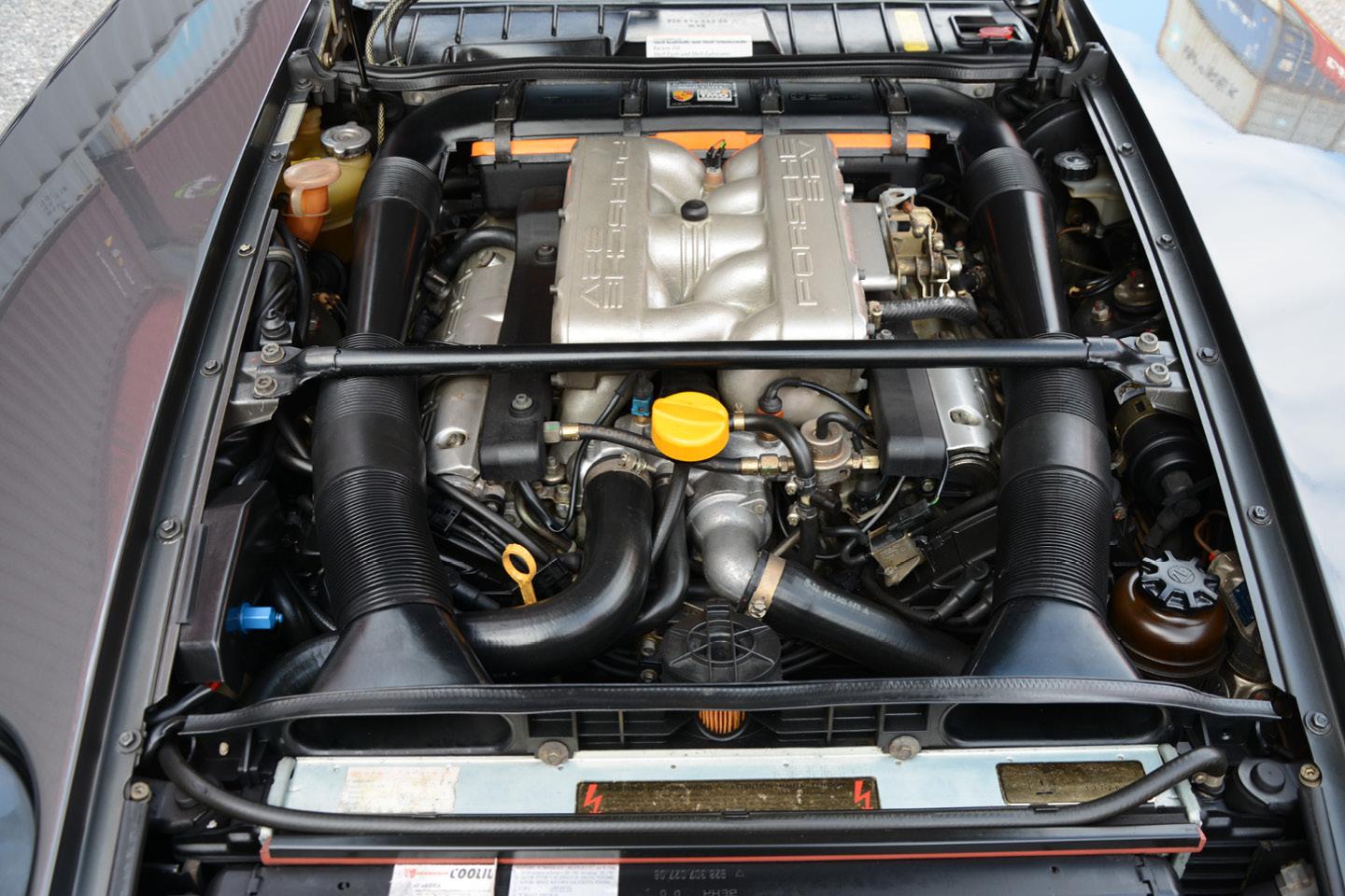 PORSCHE 928 S4 – image 22
