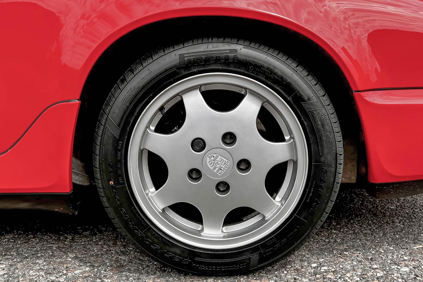 PORSCHE 911 Carrera 4 Targa (964) – Bild 5