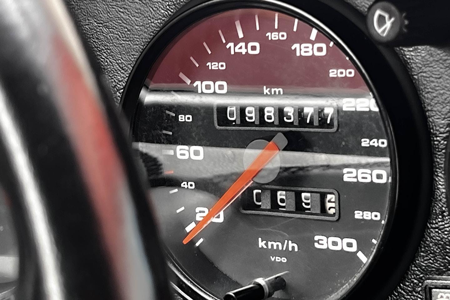 PORSCHE 911 Carrera 4 Targa (964) – Bild 16