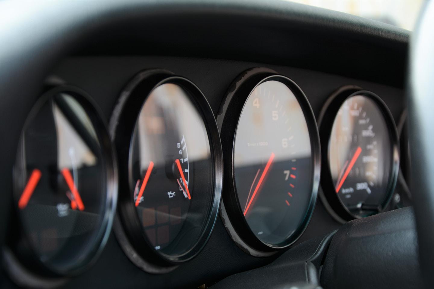 PORSCHE 911 3.8 RS – Bild 17