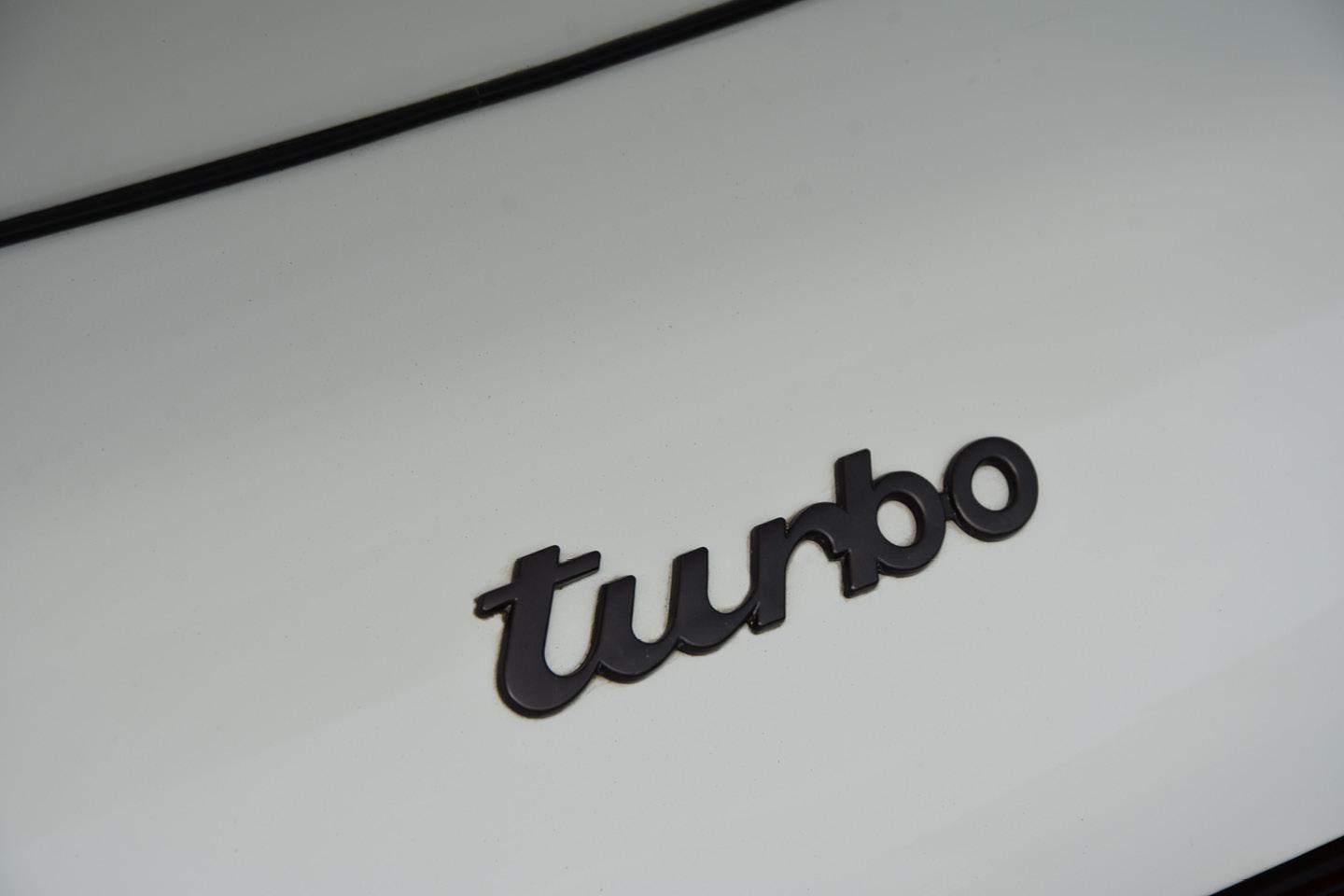 PORSCHE 911 Turbo 3.3 – Bild 10