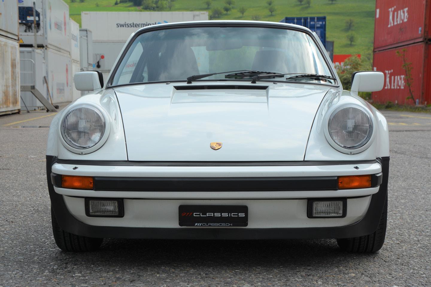 PORSCHE 911 Turbo 3.3 – Bild 5