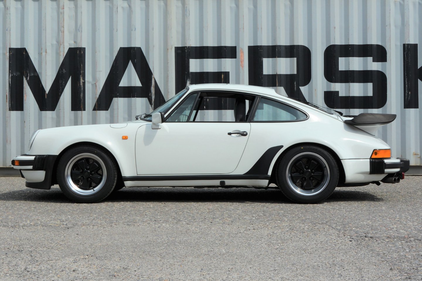 PORSCHE 911 Turbo 3.3