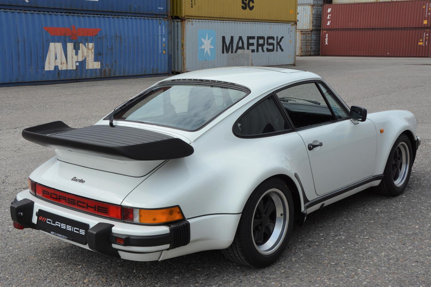 PORSCHE 911 Turbo 3.3 – Bild 7